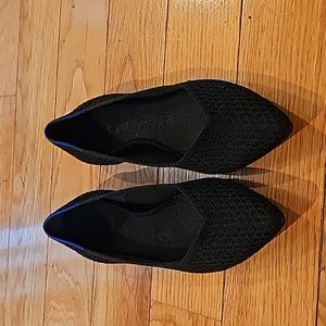 Retired Rothy's black honeycomb the point. Size 7.5